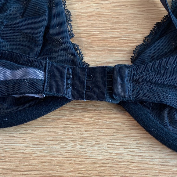 Black Lace Underwire Bra - Women's Intimates - Picture 4 of 7